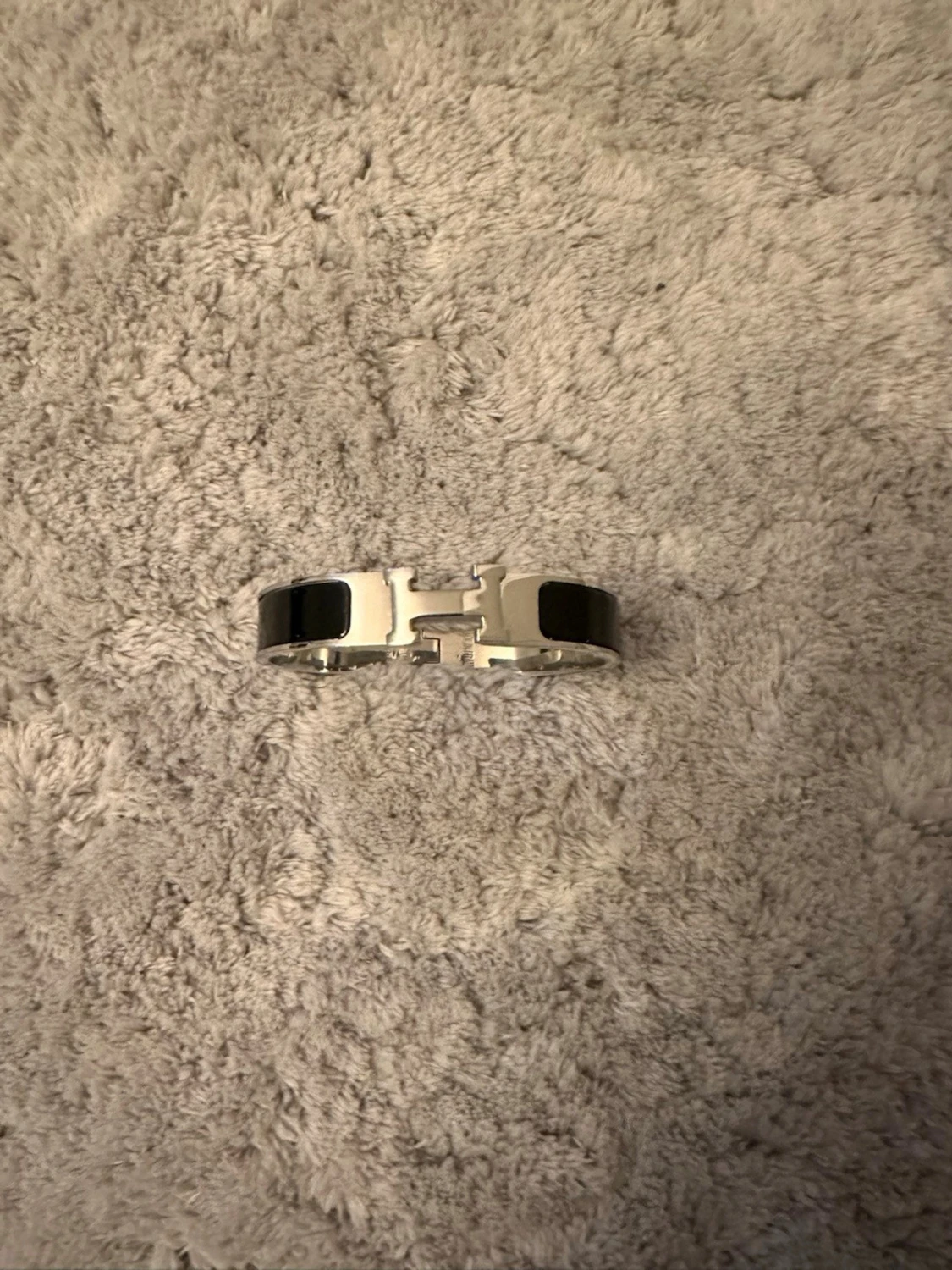 Svart och silver H armband