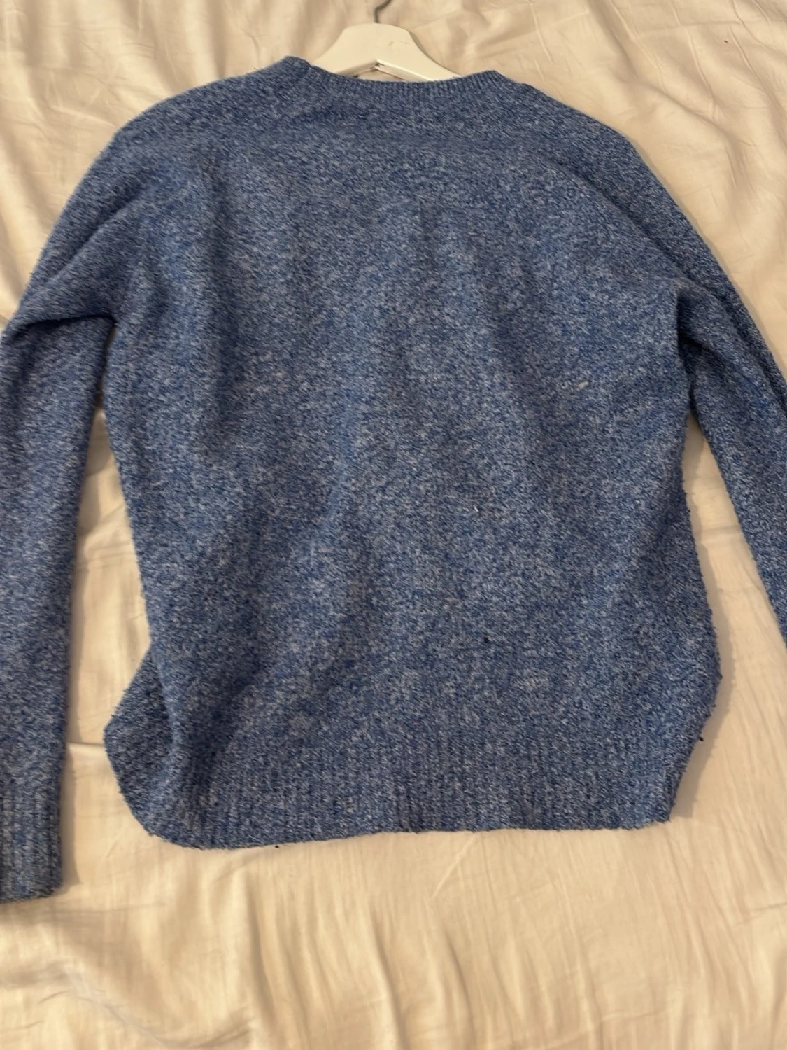 Blå stickad tröja i ullmix