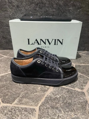 Lanvin skor(nya) - Hej, säljer nu dessa svin snygga lanvin skor! Begränsat antal boxar och dustbag. Hör av dig vid frågor. 
