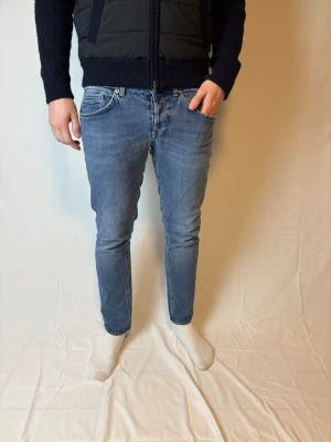 Dondup george new season - Säljer dessa dondup george new season i storlek 32 okej skick 