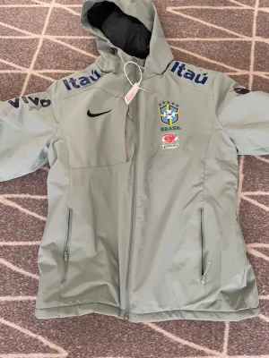 Nike - Brazil windbreaker size XXL but suits one who got size L