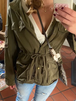Olivgrön jeansjacka - Jätte fin jeans jacka💕💕