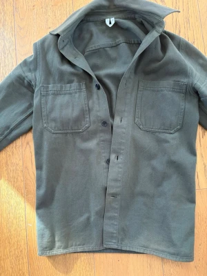 **" ARKET overshirt*** - Snygg overshirt från Arket. Mycket bra skick.stl. xs-s.
