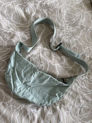 Crossbody bag from reserved - Light green, from reserved