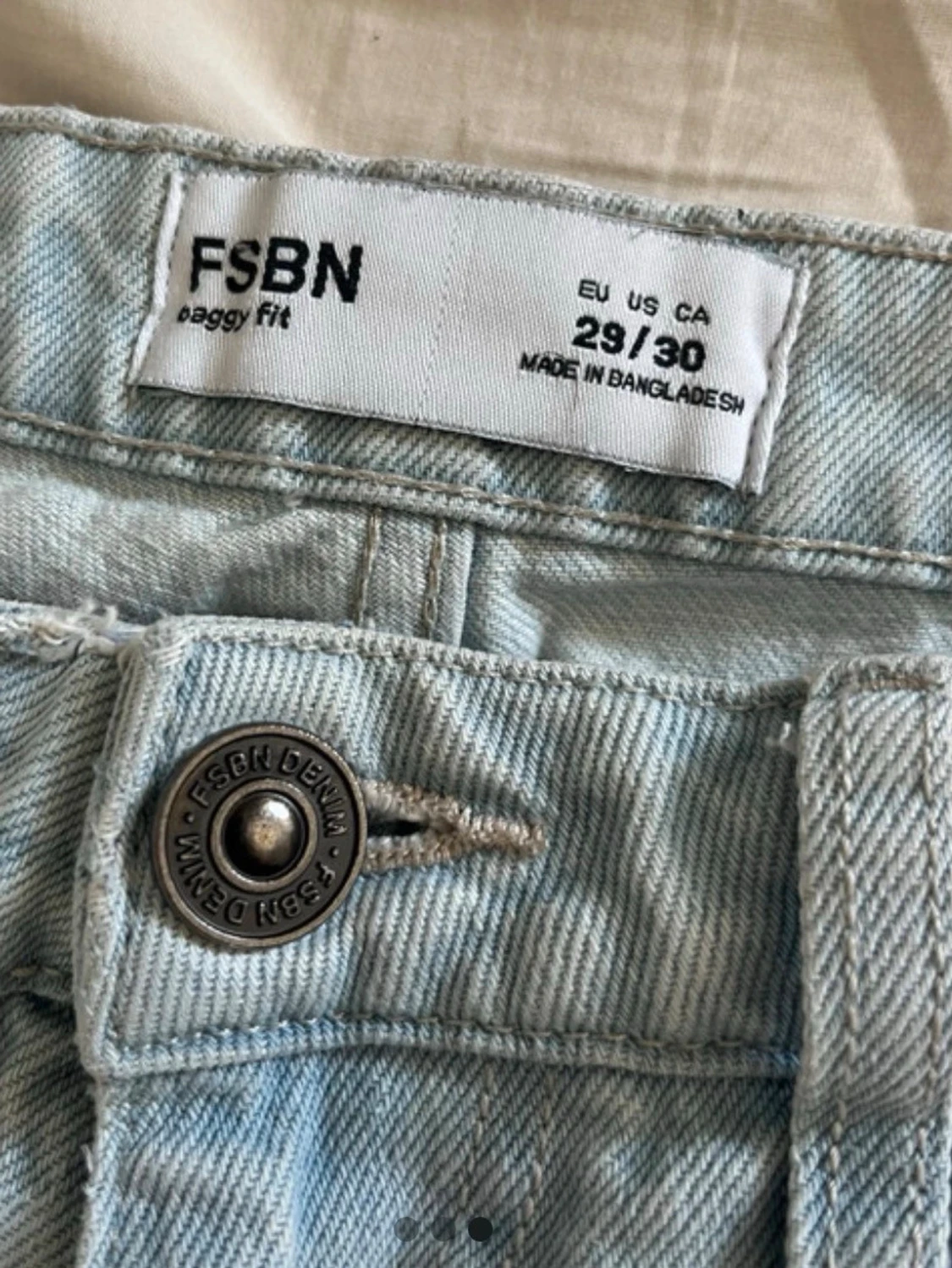 Ljusblå baggy jeans från FSBN - 1