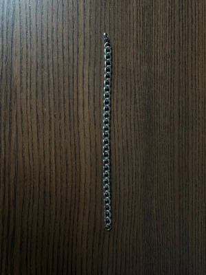 Kedjearmband i silverfärgat stål 19 cm - Stilrent armband i silverfärgat rostfritt stål med klassisk kedjelänk-design. Perfekt accessoar för en clean och modern look. Lätt att matcha med andra smycken och passar både till vardagsoutfits och mer dressade tillfällen.