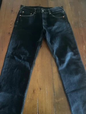 Ett par riktigt snygga Evisu jeans  - Dem är nästan som nya då jag inte har använt dem så mycke men riktigt snygga och stilrena