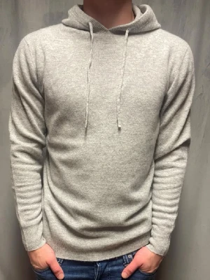 Kashmir hoodie  - Mycket snygg Kashmir hoodie som är i otroligt bra skick, pris kan diskuteras vid snabba affärer🤝❗️