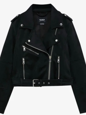 Svart mocka jacka - Snygg svart mockajacka från pull&bear. 