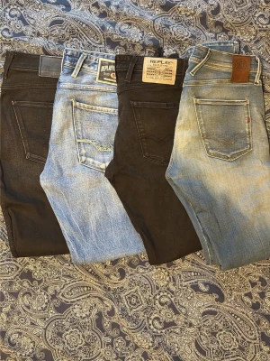 Replay jeans - Replay jeans i modellen anbass säljs i bulk till väldigt bra pris 