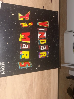 Vindar på Mars vinyl av Hov1 - Pågrund av oseriösa köpare behövde jag tyvärr ta bort förra annonsen dessa är endast egna bilder och personen som budade högst på förra budade 1000 därav lägger jag priset på 900 