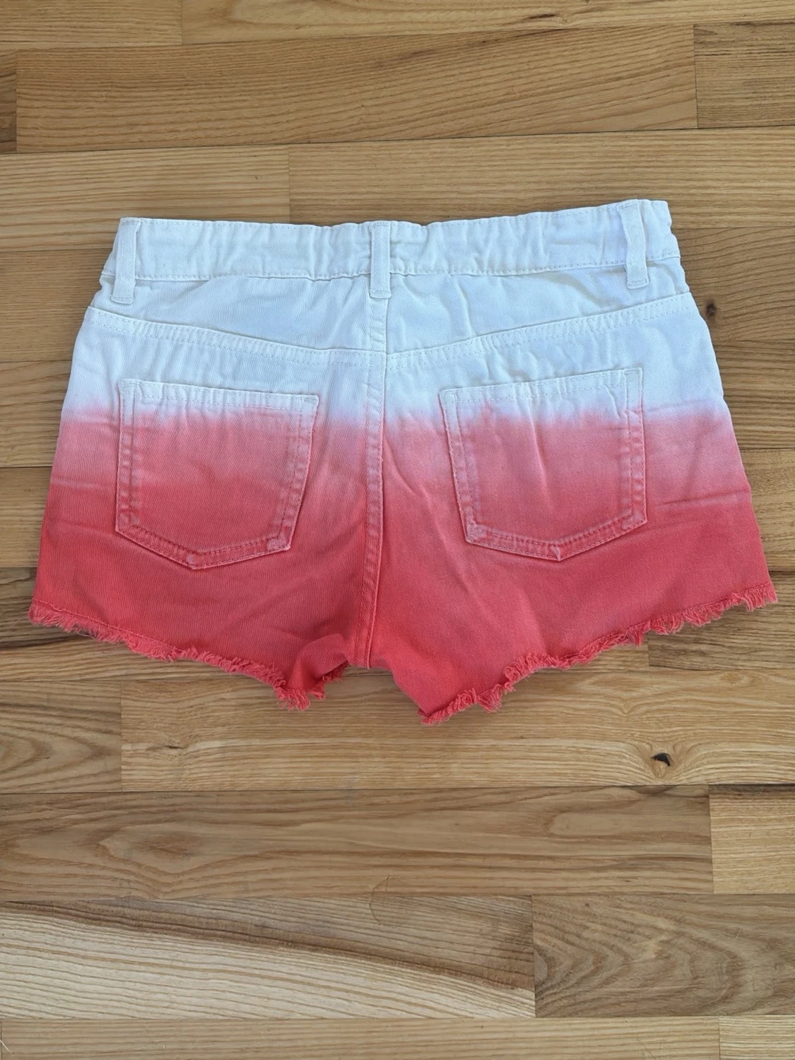 Dip dye shorts i vitt och rött HM - 1