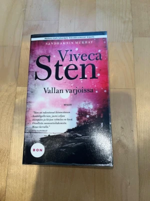 Viveca Sten Vallan varjoissa - Pari kertaa luettu. Päällystetty. Viveca Stenin Vallan varjoissa kirja. Eläintalous MMM Katsothan myös muut ilmoitukseni Tarjoa 