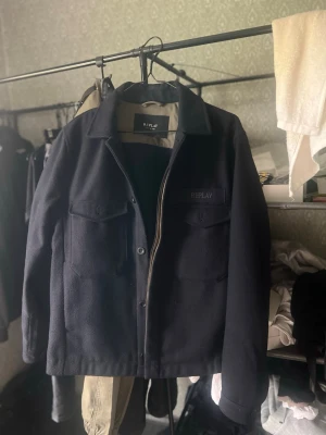 Mörkblå overshirt från Replay - Kvitto fins på den !