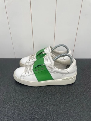 Valentino open skor  - Valentino open skor | size: 37 | skick: 8/10 | tveka inte på höra av dig! | mvh MD Closet 🫡