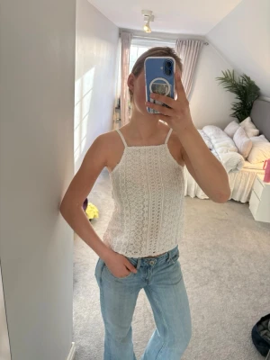 Vit somrig topp  - Jättesöt vit somrig topp💞