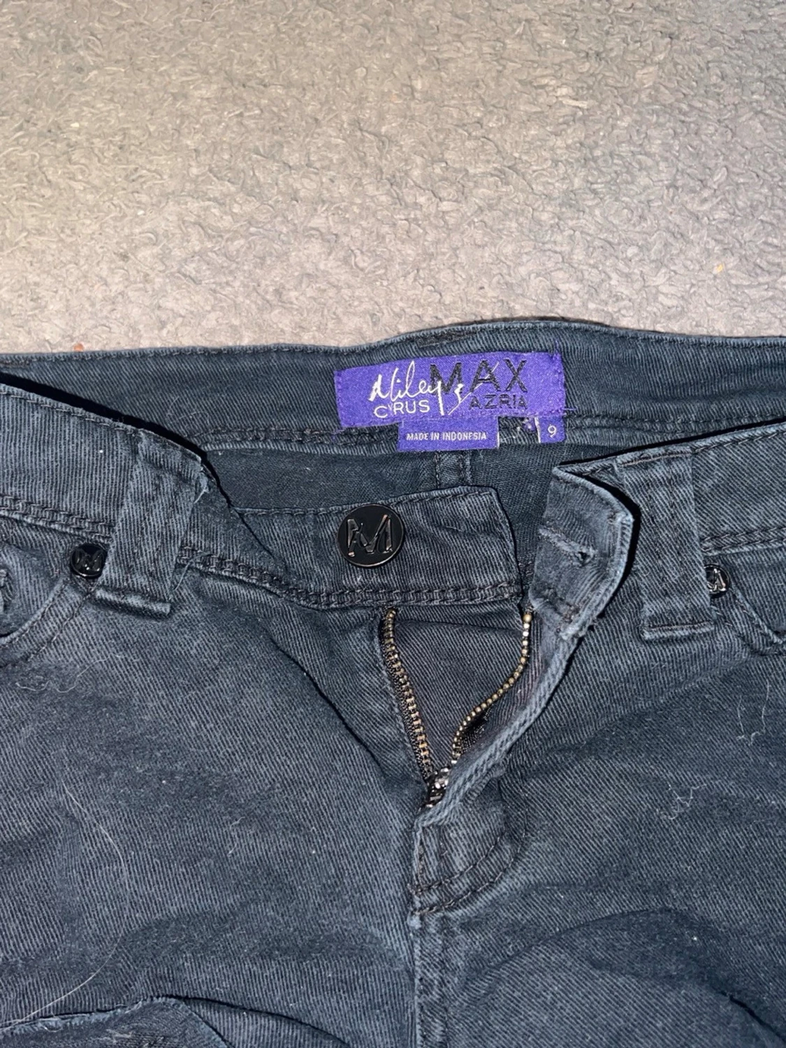 Svarta jeansshorts från Ashley Max - 1