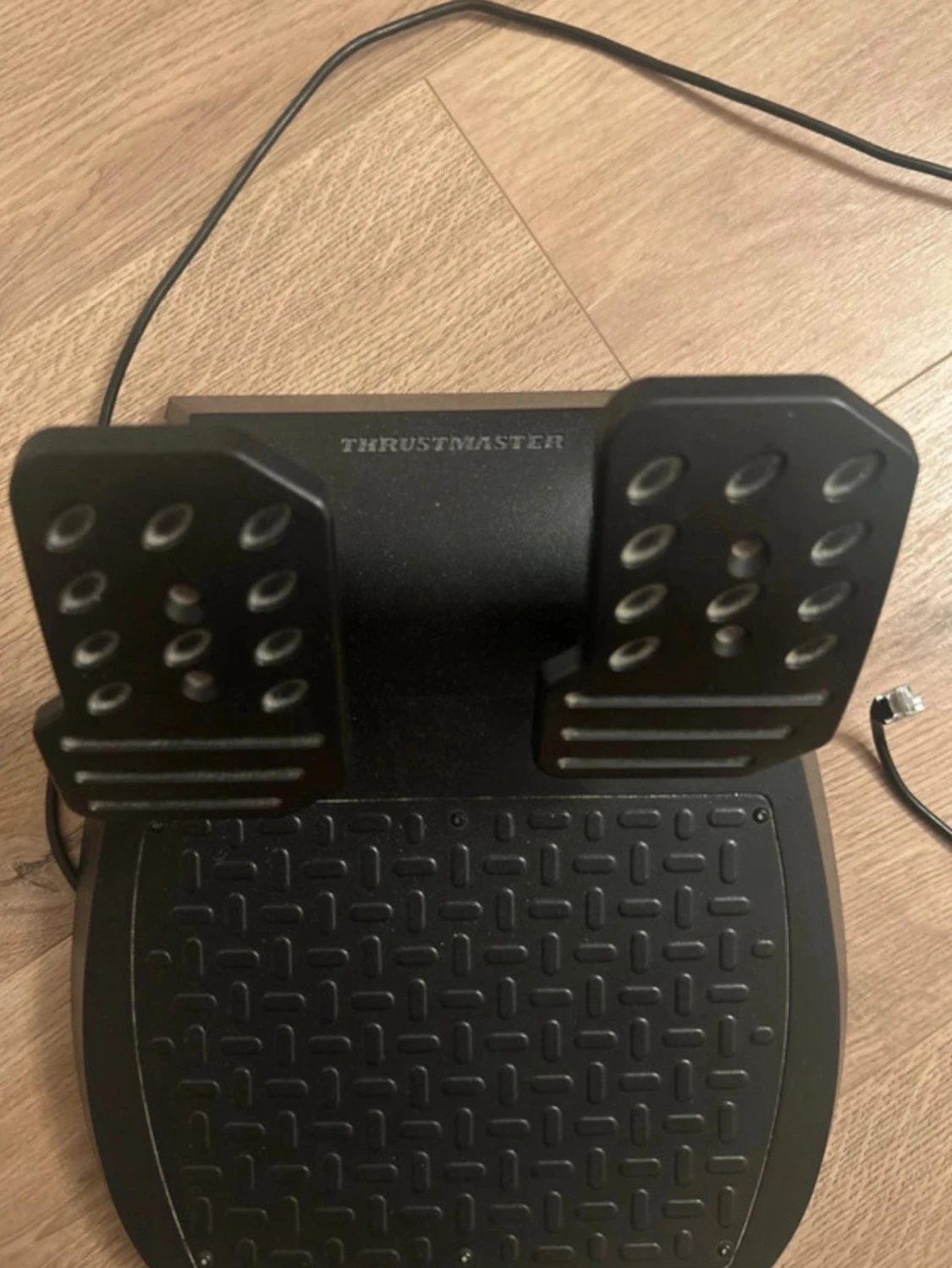 Thrustmaster pedaler - 2