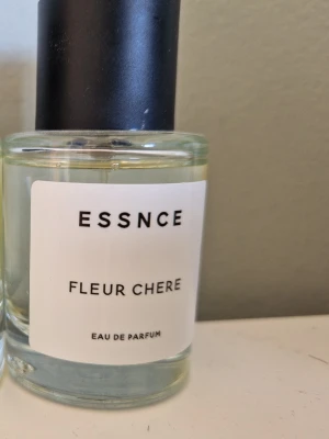 Essnce Fleur chere  - Sparsamt använd då det inte var min doft.