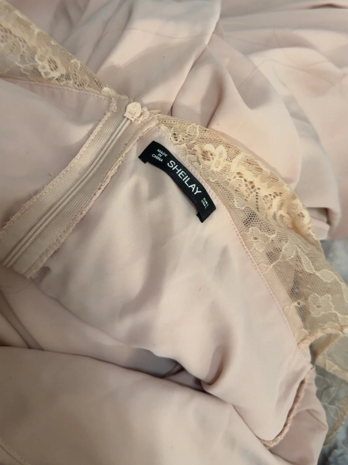 Lång ljusbeige klänning med omlott - 3