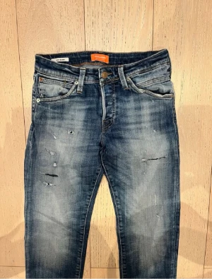 Jack & Jones jeans - Skick: 9/10 | modell: slim fit / Glenn | 30/32 men sitter som 32/32