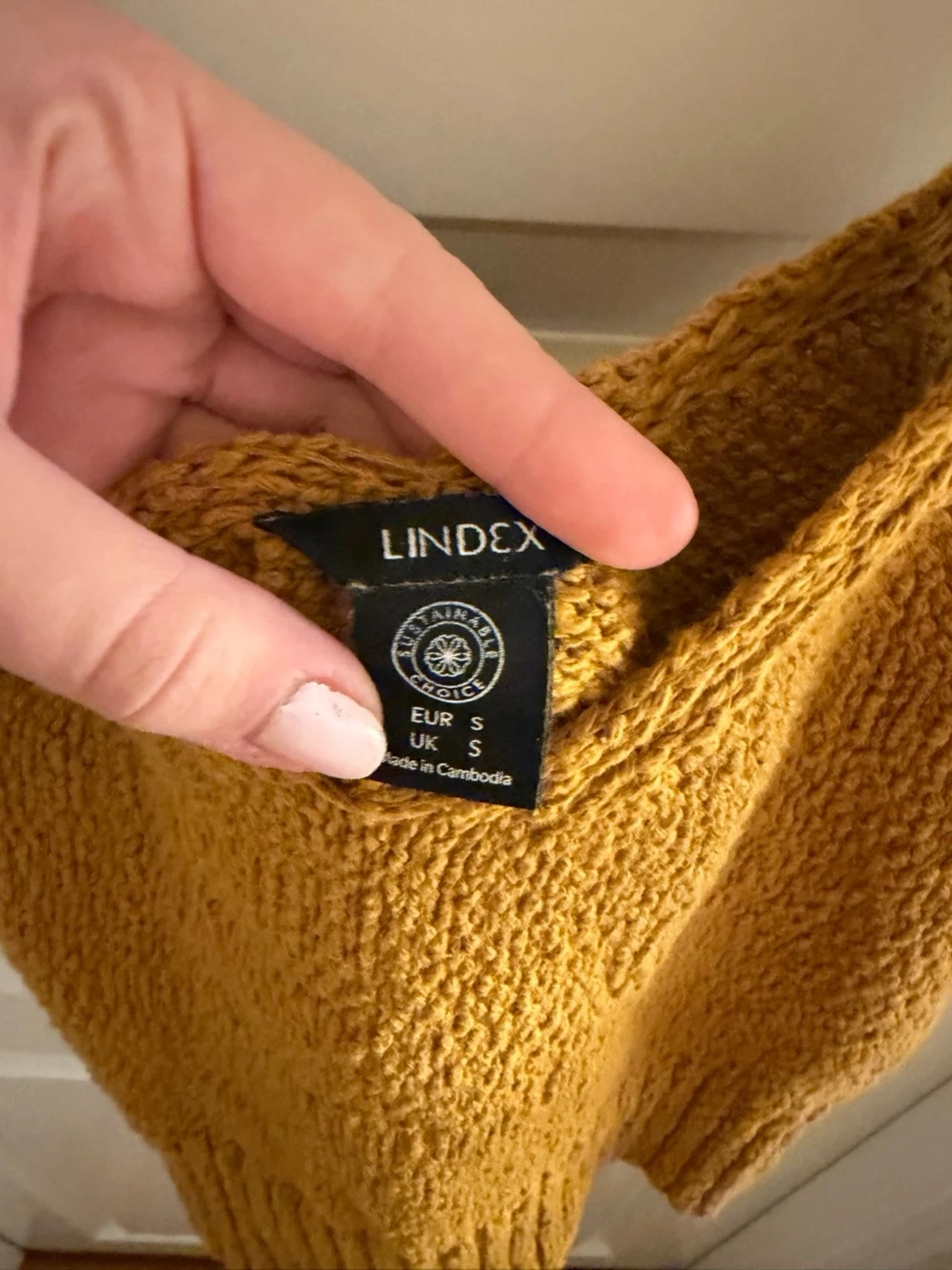 Senapsgul virkat linne - 2