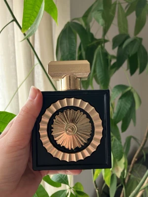 Lattafa Nebras - Gourmand doft👅tror det är ungefär hälften kvar!