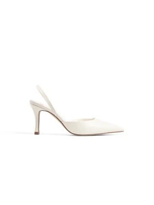 Vita slingback-pumps med spetsig tå - Stilrena vita pumps med spetsig tå och smal klack. Skorna har en elegant slingback-rem och är tillverkade i slätt material som ger en lyxig känsla. Perfekta för dig som gillar minimalistisk och trendig stil.