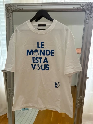Vit  t-shirt med tryck - Vit oversized t shirt