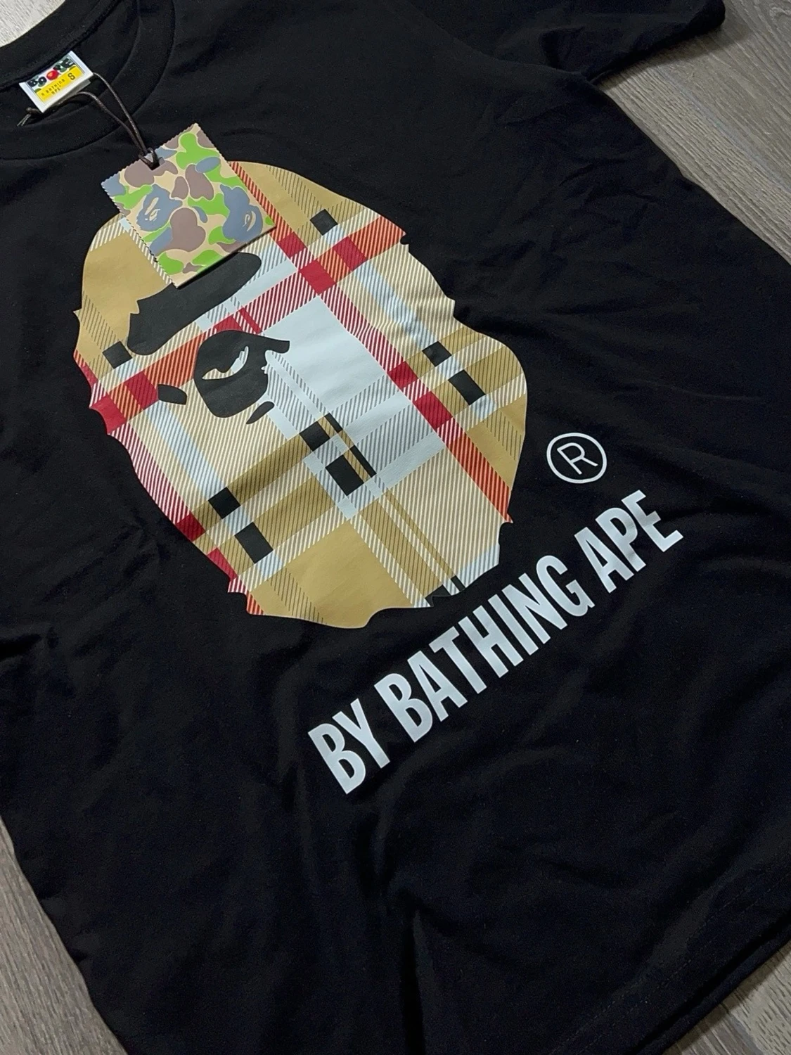 Svart BAPE t-shirt med rutigt tryck - 2