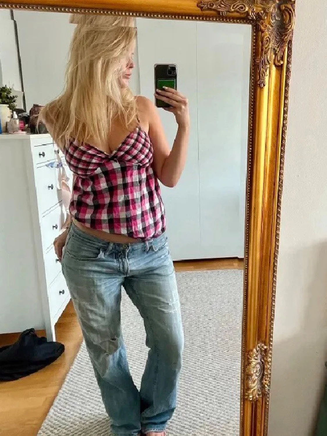 Ljusblå jeans med slitningar - 4