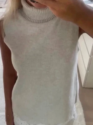 Beige  polotröja Zara  - St s.