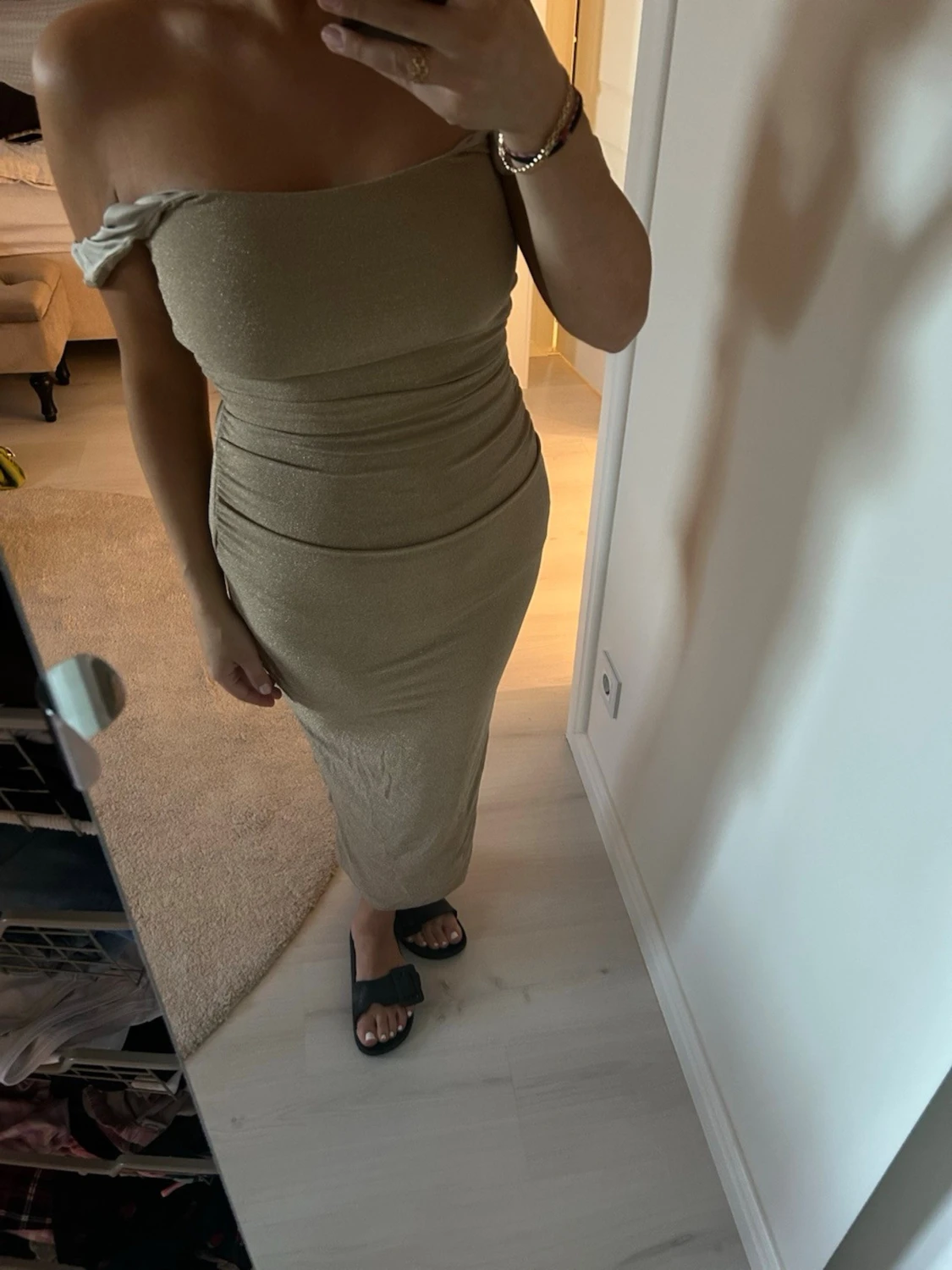 Beige guld klänning