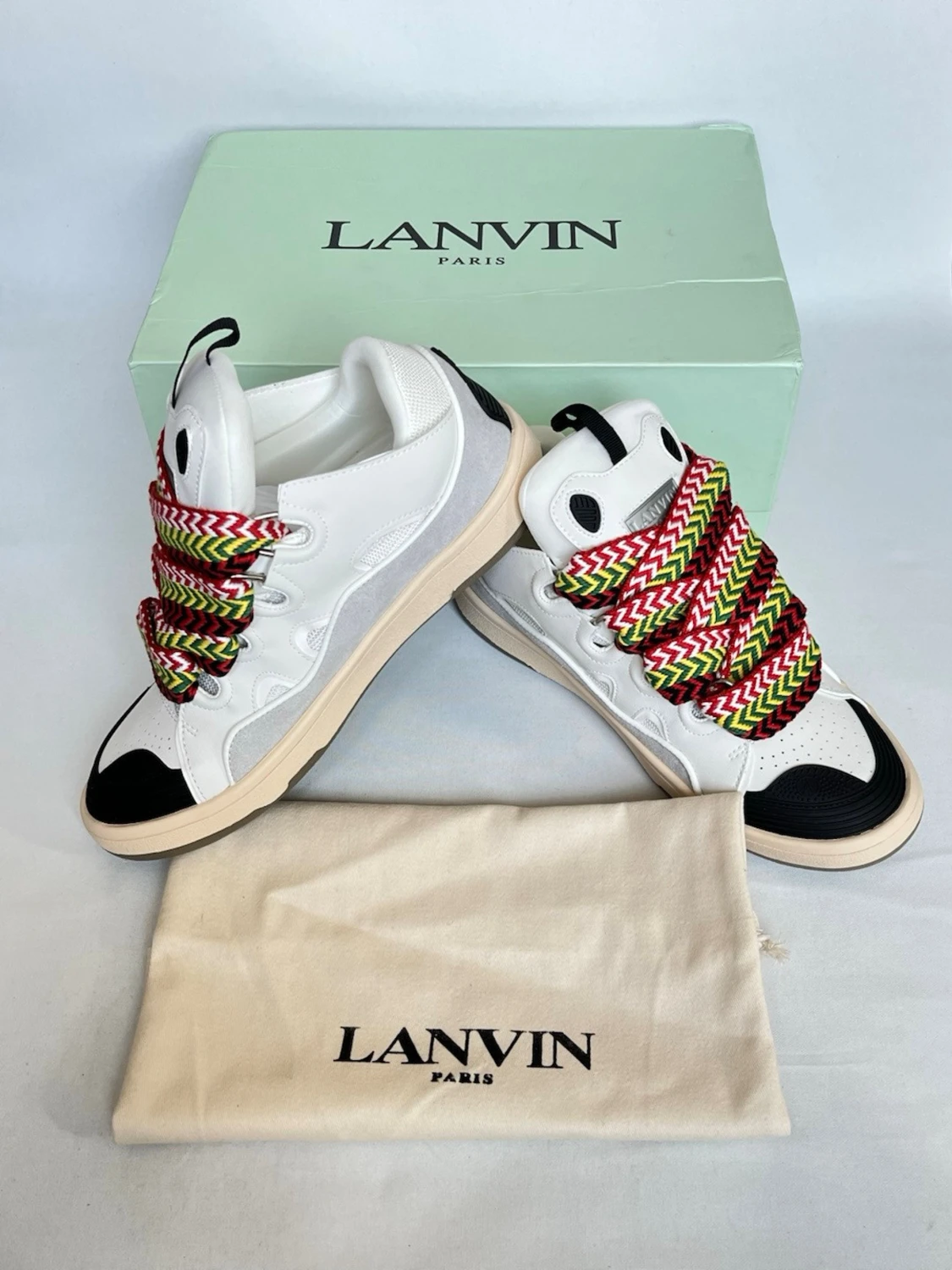Lanvin vita sneakers med färgglada snören - 1