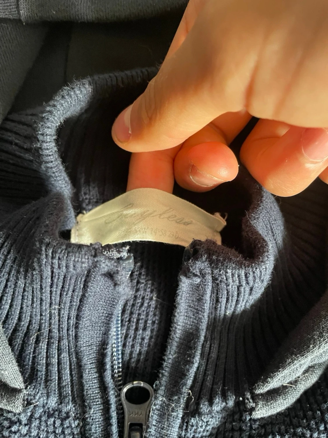 Mörkgrå zip-hoodie med fickor - 2