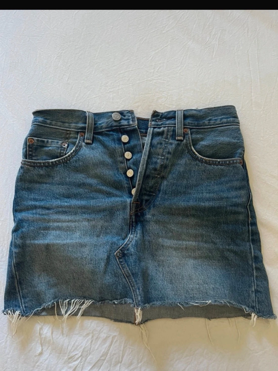 Levi's jeanskjol med rå kant - 1