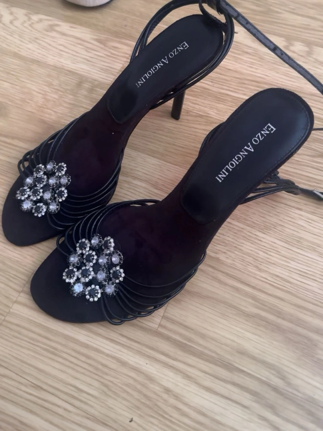 Svarta klackar Enzo Angiolini - 2