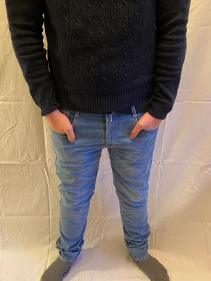 Replay anbass jeans ljusblåa  - Ljusblåa replay anbass jeans som är i riktig bra skick kan förhandla im priset och skriv om du vill ha mer bilder