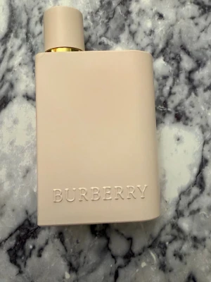 Burberry her intense 100ml - Ca 95ml kvar!