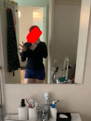Blå gym shorts - ett par blåa träningsshorts med scrunch på rumpan.