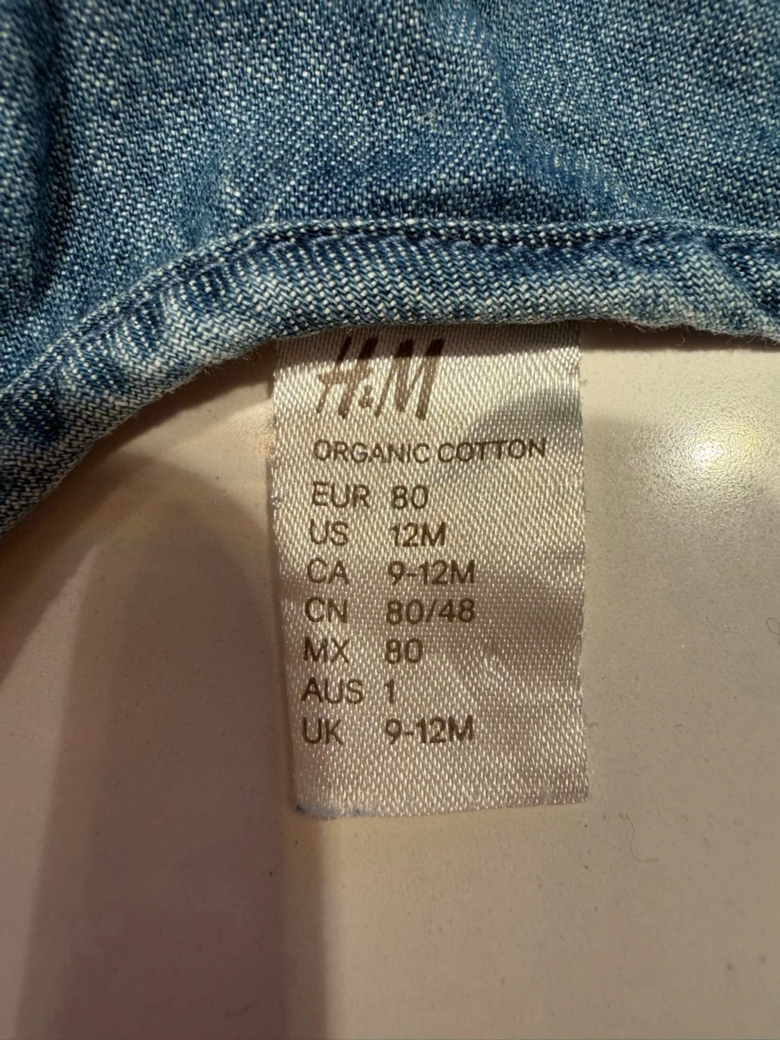 Blå jeansblus med volangdetaljer - 4