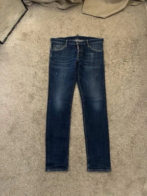 D2squared Jeans - DSQUARED2 Jeans| | Storlek: 50 IT (34-35 EU)  | Skick: 9,75/10| Medföljer: inget| Frågor eller funderingar tveka inte på att höra av dig!