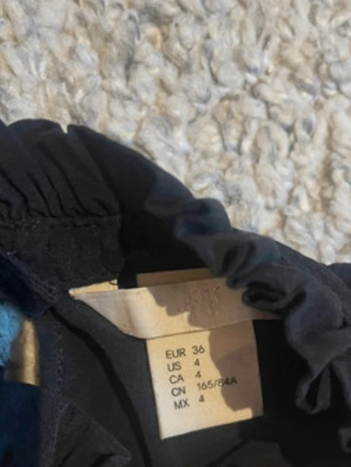 Svart blus/t-shirt - 3