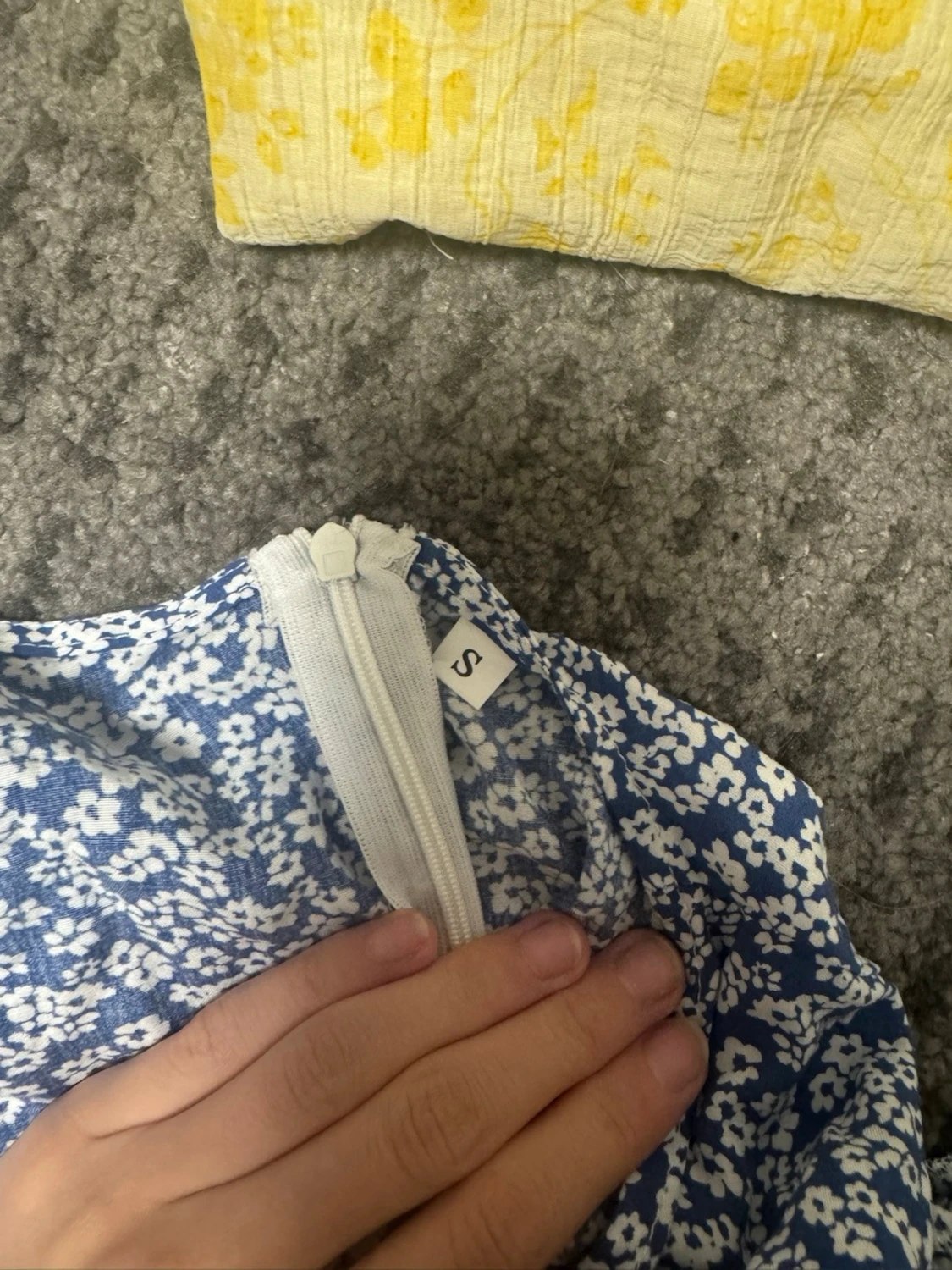 Blå blommig kortklänning S - 1