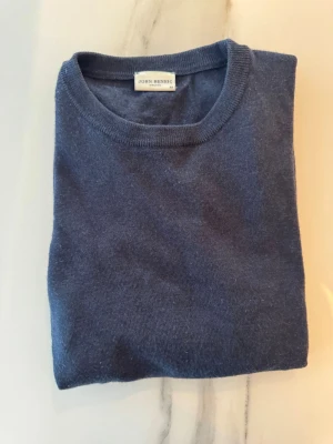 John Henric lång tröja - Merinoull tröja från John Henric i storlek M. Nypris: 1700kr Perfekt till vardagligt bruk! Kom vi funderingar😊