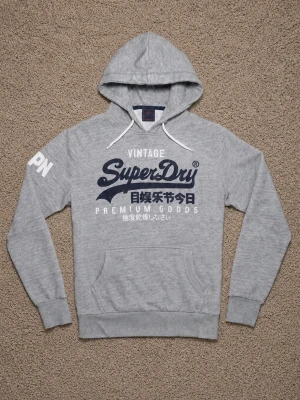 Superdry Hoodie Grå - Superdry Hoodie Grå - Storlek: S - Pris 599kr - Först till kvarn! 