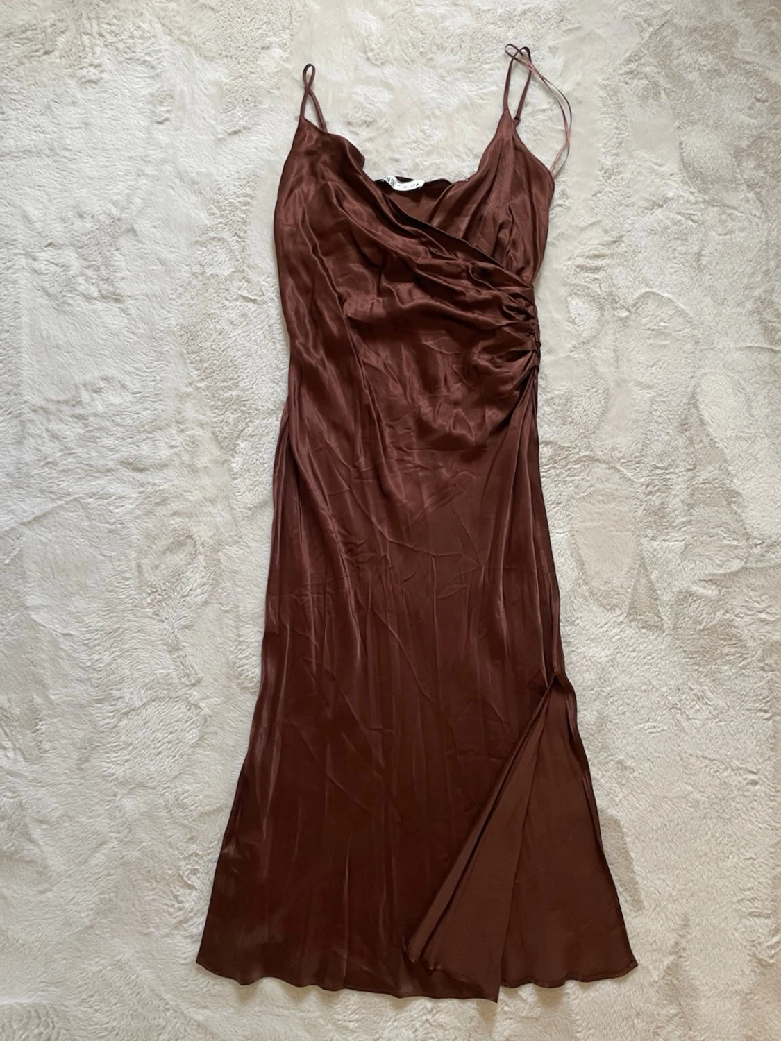 Brun långklänning med slits L ZARA