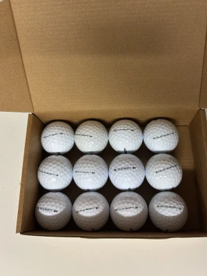 Wilson duo soft. A-B klass - Wilson duo soft. En av Wilsons mest populäraste bollar. Passar både den med högt handicap till dig med lågt. Dessutom till ett riktigt bra pris.