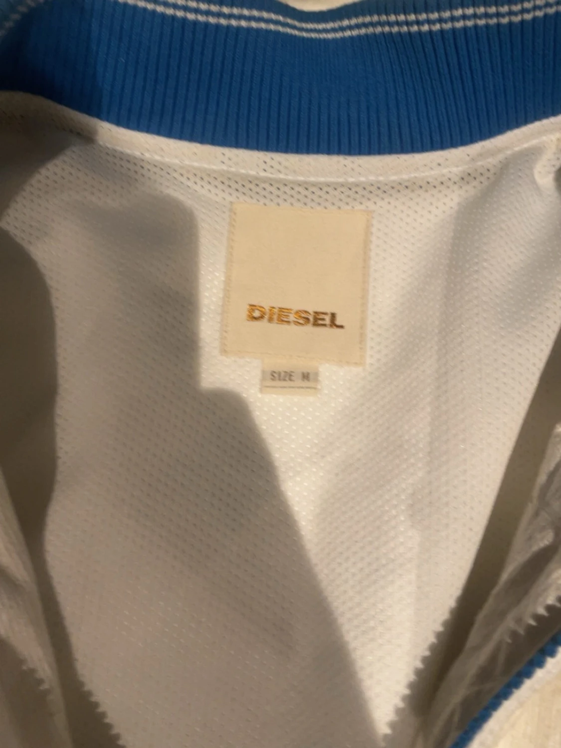 Vit vindjacka från Diesel med blå detaljer - 3