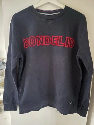 Mörkblå sweatshirt från Bondelid - Mörkblå sweatshirt
